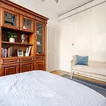 6 Bed Royal Buckingham Palace Mansion
