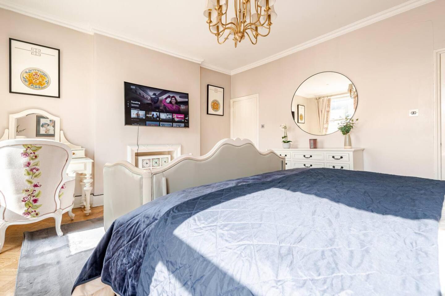 6 Bed Royal Buckingham Palace Mansion Apartment London