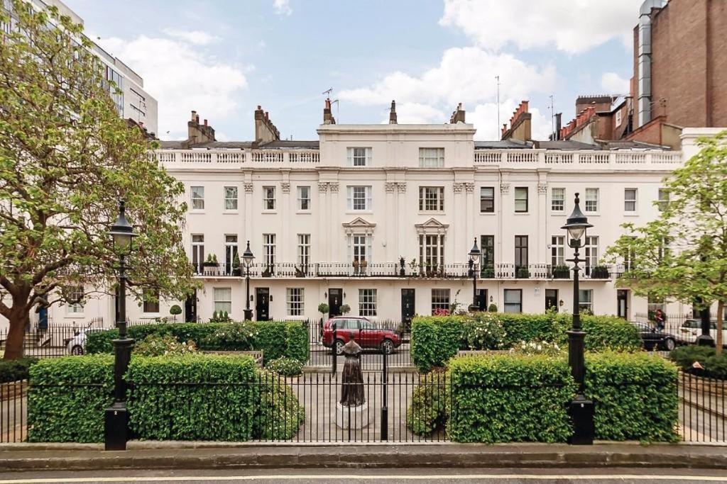 6 Bed Royal Buckingham Palace Mansion *