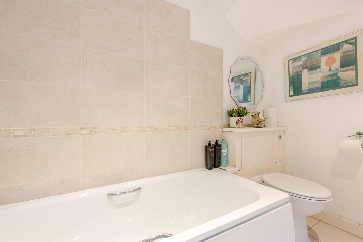6 Bed Royal Buckingham Palace Mansion London