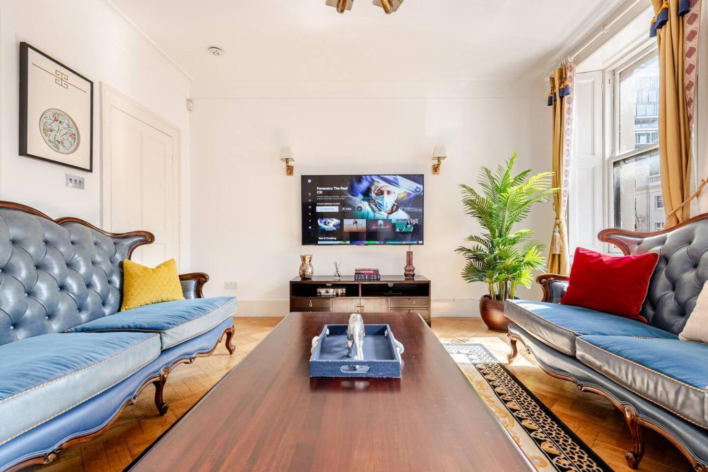 6 Bed Royal Buckingham Palace Mansion
