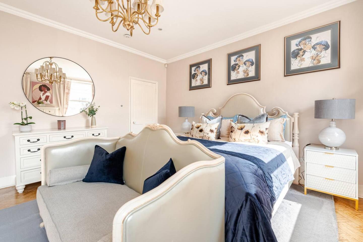 Apartment 6 Bed Royal Buckingham Palace Mansion *