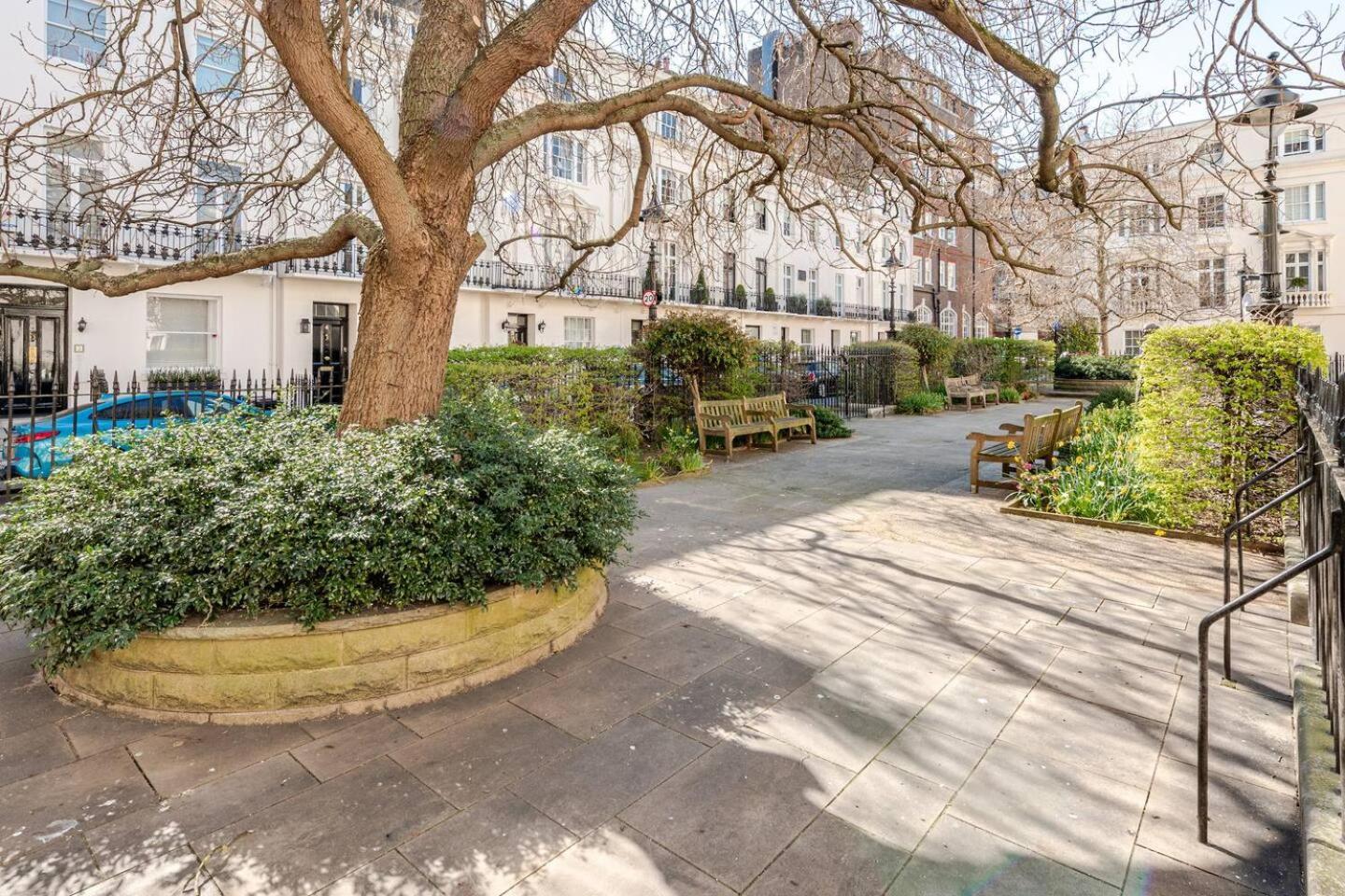 6 Bed Royal Buckingham Palace Mansion * London