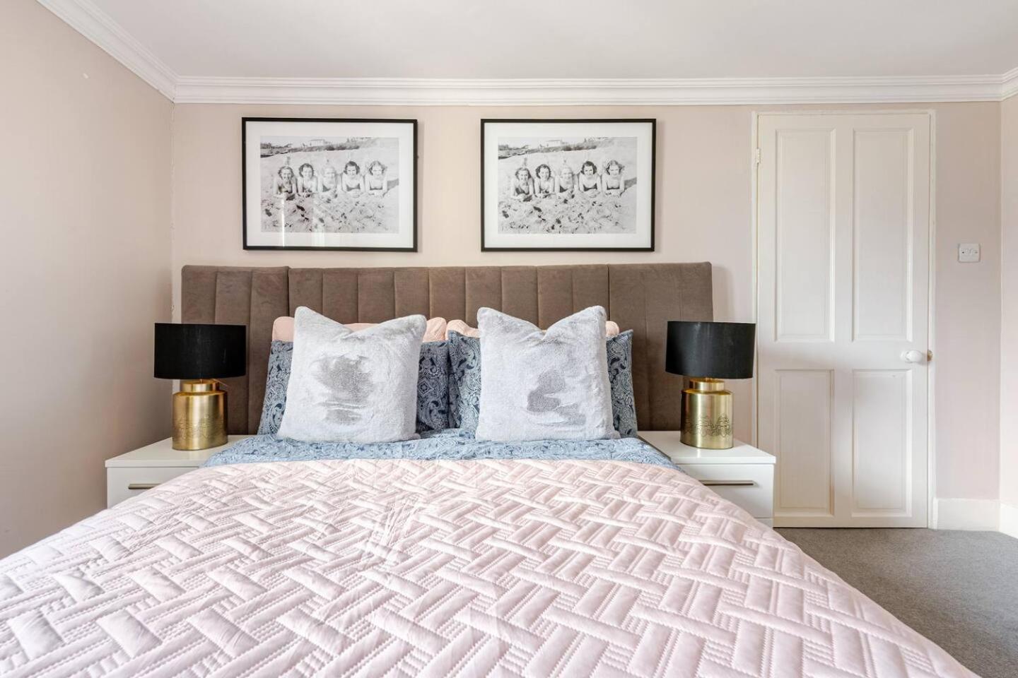 6 Bed Royal Buckingham Palace Mansion Apartment *