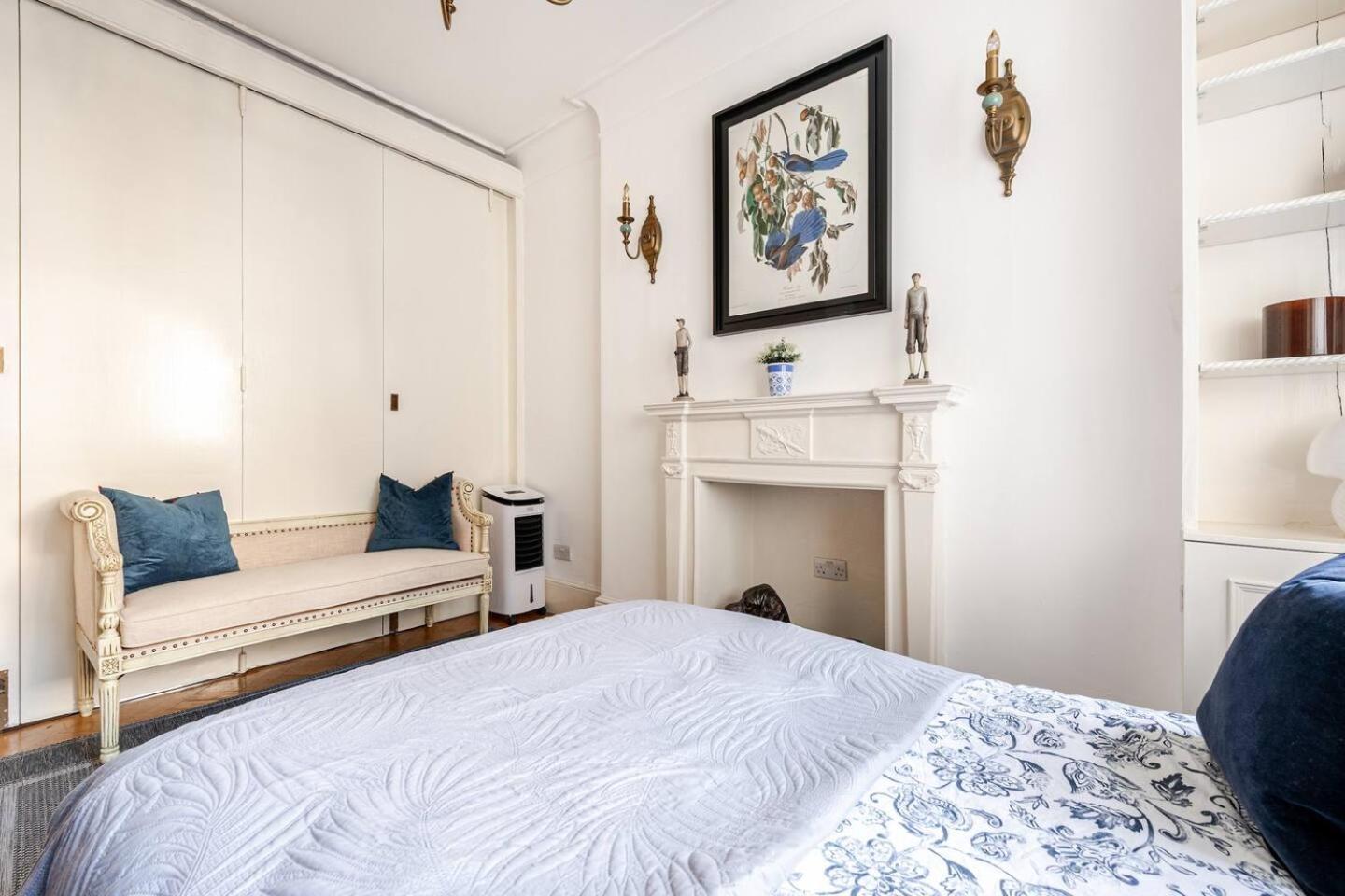 Apartment 6 Bed Royal Buckingham Palace Mansion *