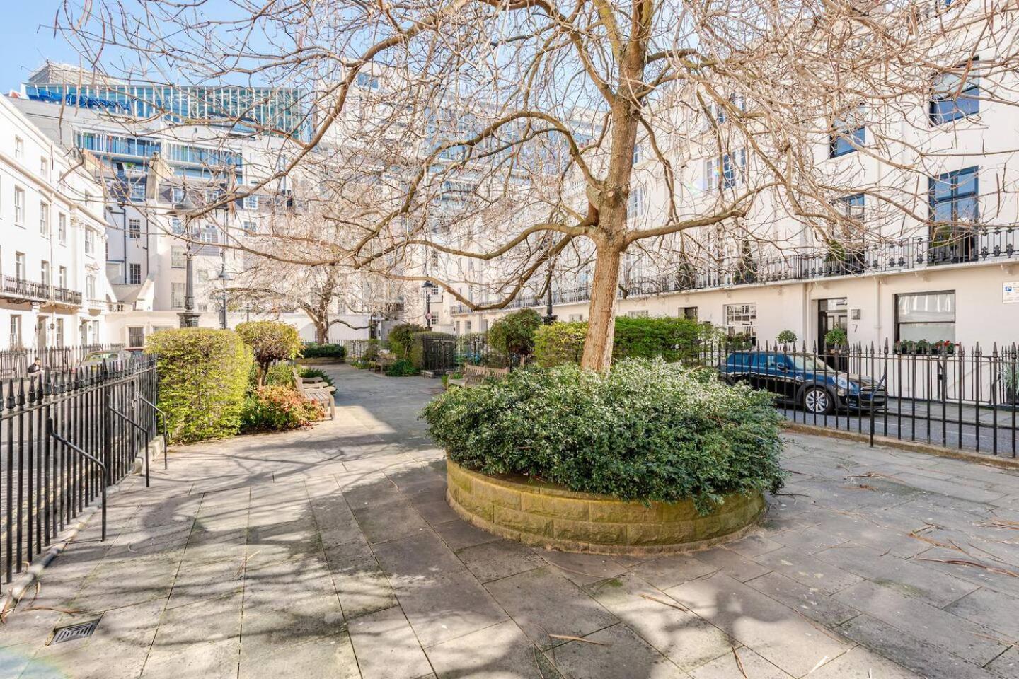 6 Bed Royal Buckingham Palace Mansion Apartment London