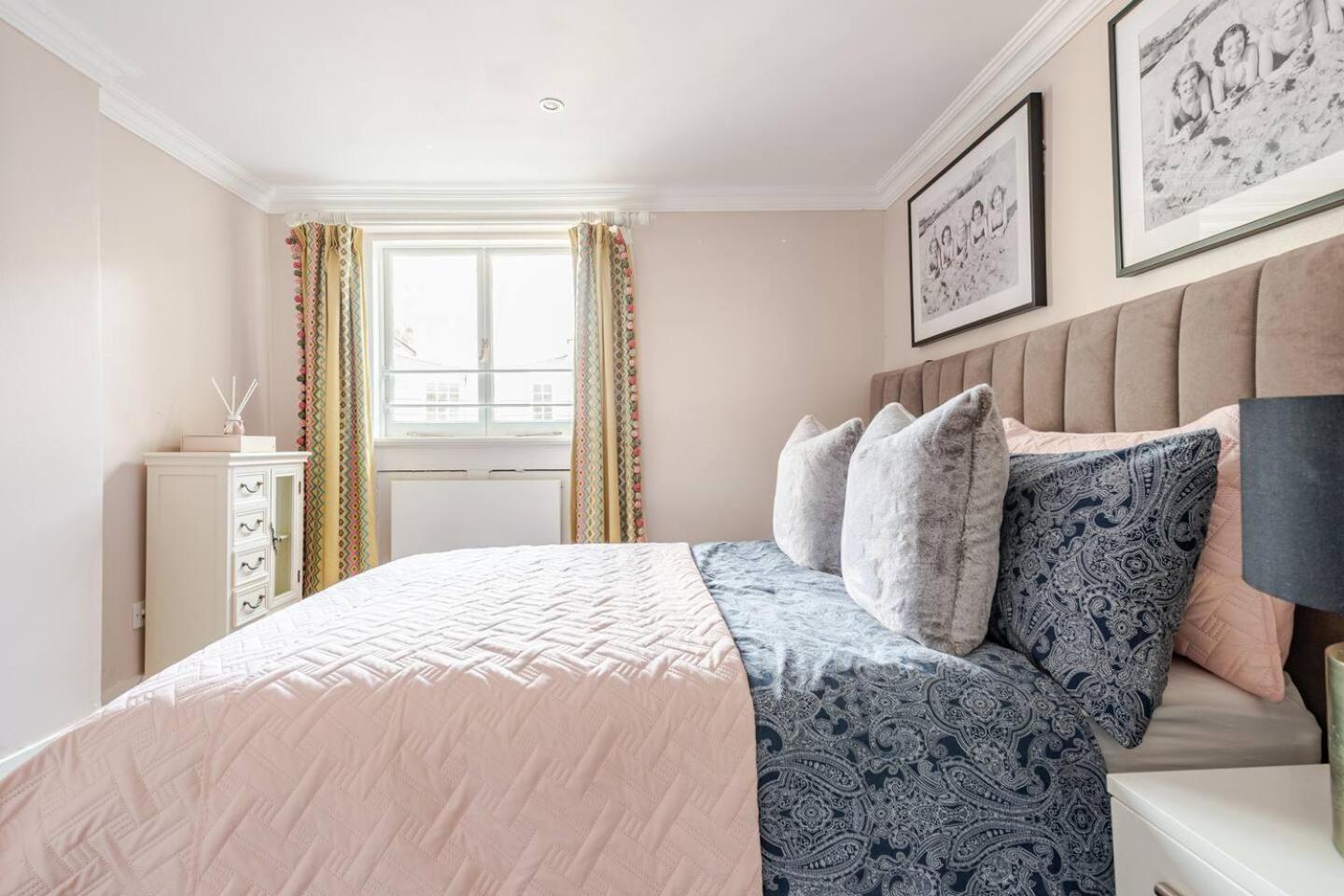 6 Bed Royal Buckingham Palace Mansion