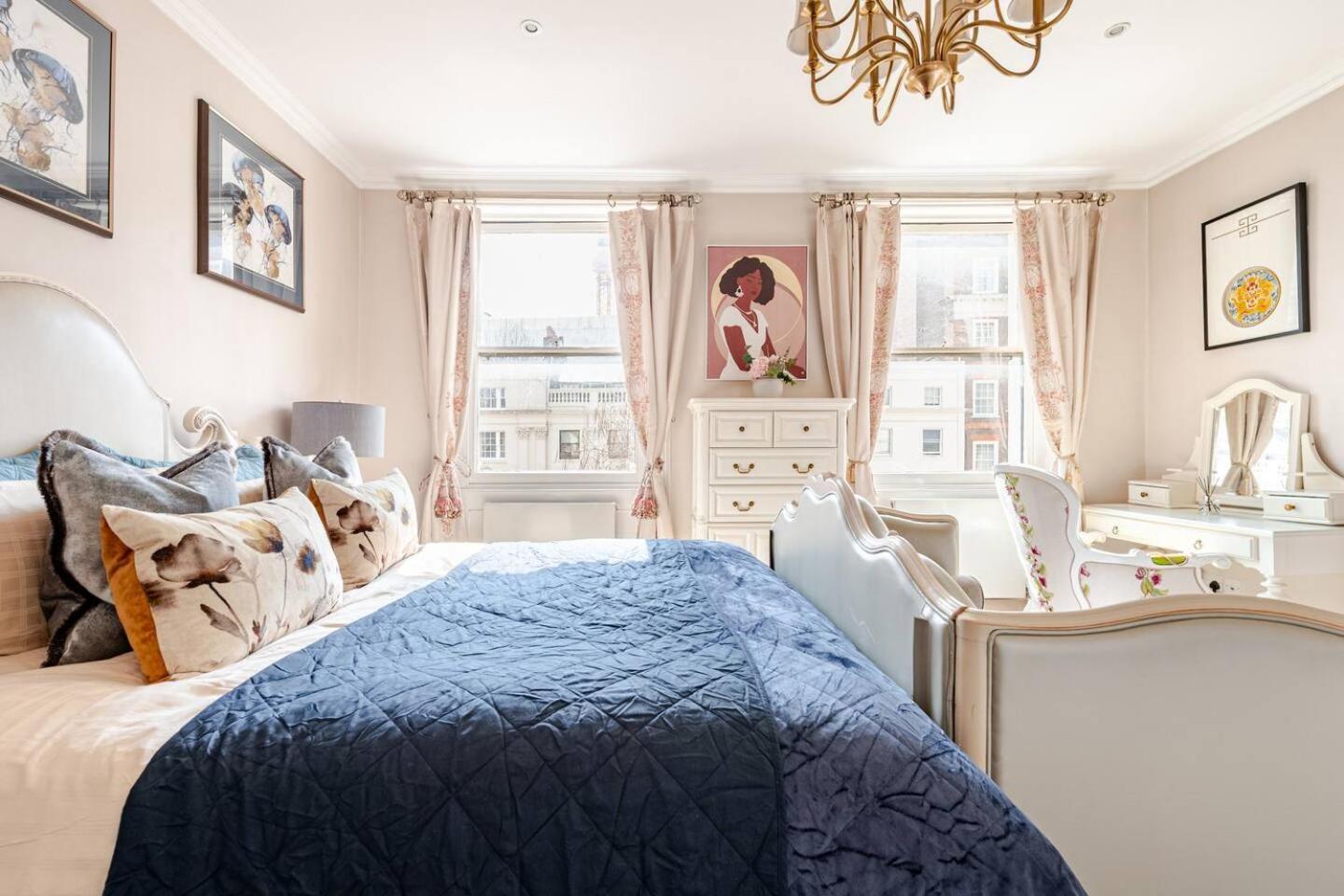 6 Bed Royal Buckingham Palace Mansion Apartment