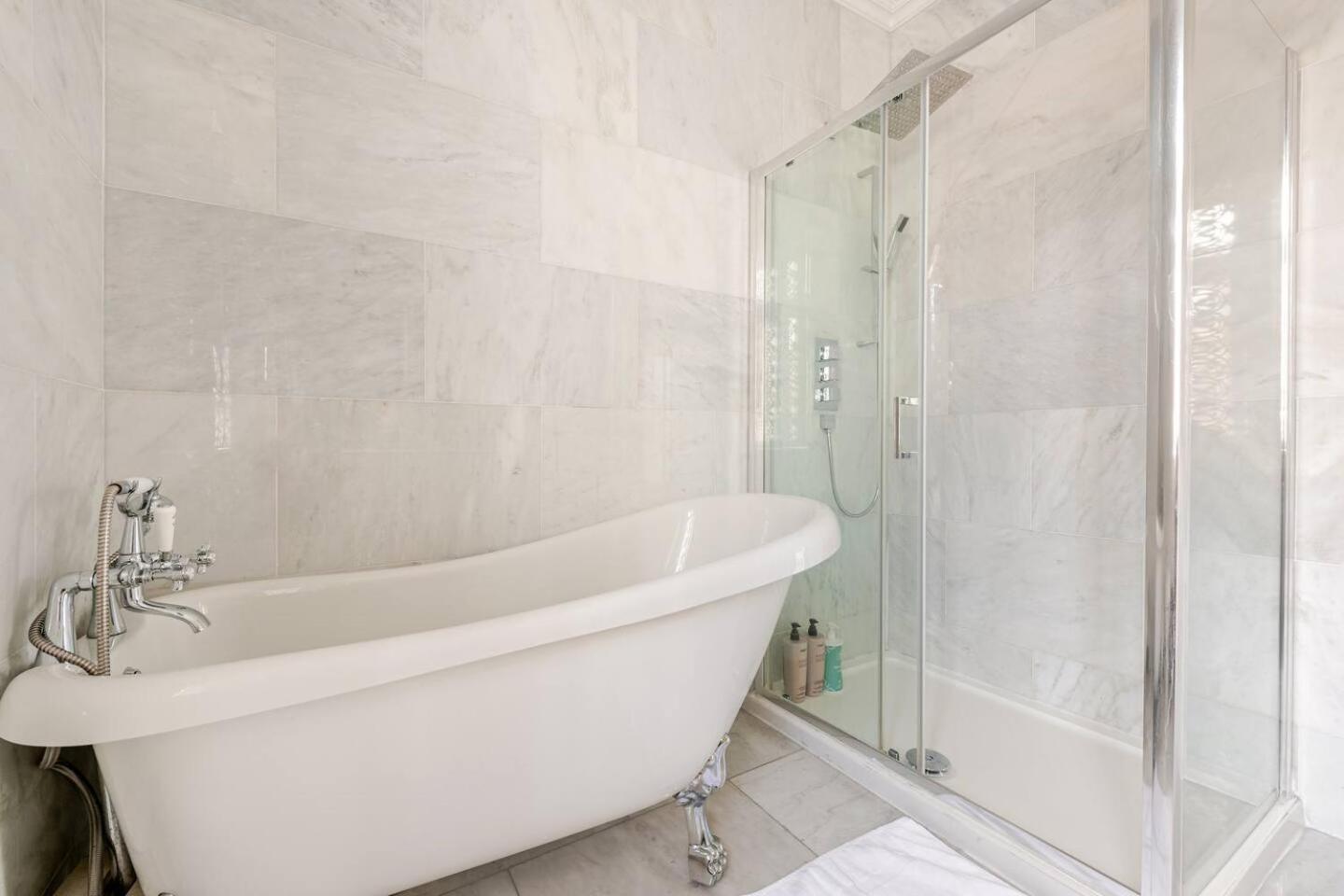 6 Bed Royal Buckingham Palace Mansion Apartment London
